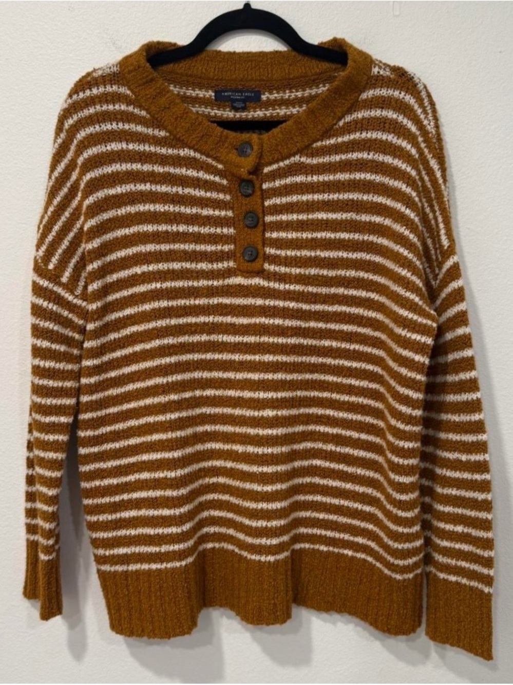 American Eagle Medium Jegging Fit
Textured Henley Sweater